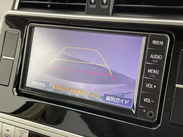 トヨタ ランドクルーザー プラド TX Lパッケージ 新潟県 2023(令5)年 1.1万km ホワイトパールクリスタルシャイン 4WD/寒冷地仕様/サンルーフ/7人乗り/純正メモリナビ【NSCN-W68】/　ワンセグTV/Bluetooth/CD/レーダークルーズコントロール/衝突被害軽減ブレーキ/レーンキープアシスト/前後コーナーセンサー/レザーシート/前席パワーシート/前席シートヒーター/前席エアシート/バックモニター/ビルトインETC/オートマチックハイビーム/LEDヘッドライト/横滑り防止装置/オートライト/レザーステアリング/ステアリングスイッチ/禁煙車