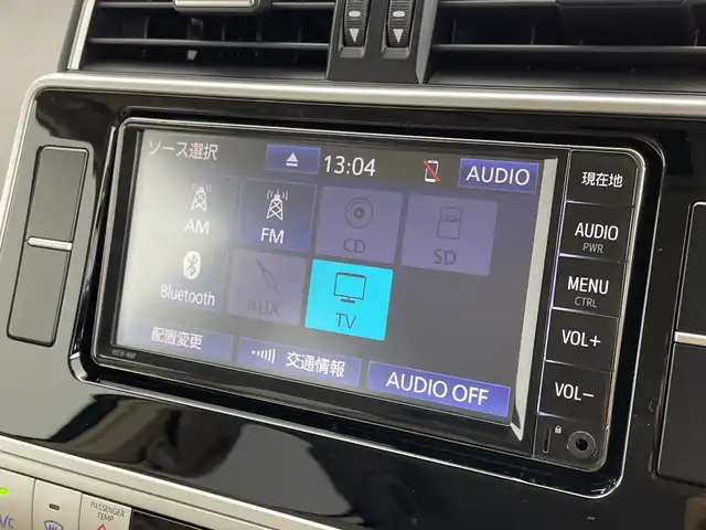 トヨタ ランドクルーザー プラド TX Lパッケージ 新潟県 2023(令5)年 1.1万km ホワイトパールクリスタルシャイン 4WD/寒冷地仕様/サンルーフ/7人乗り/純正メモリナビ【NSCN-W68】/　ワンセグTV/Bluetooth/CD/レーダークルーズコントロール/衝突被害軽減ブレーキ/レーンキープアシスト/前後コーナーセンサー/レザーシート/前席パワーシート/前席シートヒーター/前席エアシート/バックモニター/ビルトインETC/オートマチックハイビーム/LEDヘッドライト/横滑り防止装置/オートライト/レザーステアリング/ステアリングスイッチ/禁煙車
