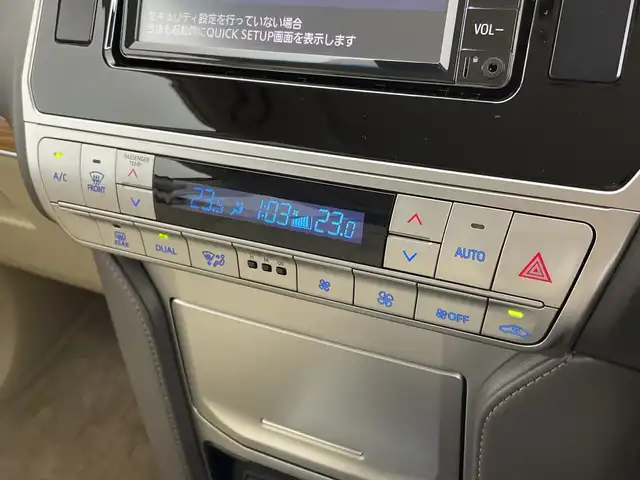 トヨタ ランドクルーザー プラド TX Lパッケージ 新潟県 2023(令5)年 1.1万km ホワイトパールクリスタルシャイン 4WD/寒冷地仕様/サンルーフ/7人乗り/純正メモリナビ【NSCN-W68】/　ワンセグTV/Bluetooth/CD/レーダークルーズコントロール/衝突被害軽減ブレーキ/レーンキープアシスト/前後コーナーセンサー/レザーシート/前席パワーシート/前席シートヒーター/前席エアシート/バックモニター/ビルトインETC/オートマチックハイビーム/LEDヘッドライト/横滑り防止装置/オートライト/レザーステアリング/ステアリングスイッチ/禁煙車
