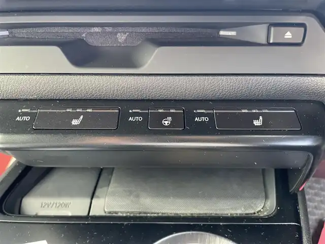レクサス ＵＸ 250h 熊本県 2020(令2)年 5.2万km ソニックチタニウム 純正メーカーOPナビDTV/・CD/DVD/BT/USB/SD/AUX/フルセグ/全周囲カメラ/ETC/LEライト/・オートライト/・オートＨビーム/フォグ/革シート/・前席メモリ付きパワーシート/・シートヒーター/電動リアゲート/純正17インチアルミホイール/ステアリングリモコン/トヨタセーフティセンス/・ＰＣＳ/・ＢＳＭ/スマートキー/スペアキー×２/保証書・取説有り