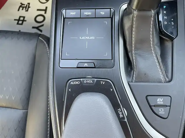 レクサス ＵＸ 250h 熊本県 2020(令2)年 5.2万km ソニックチタニウム 純正メーカーOPナビDTV/・CD/DVD/BT/USB/SD/AUX/フルセグ/全周囲カメラ/ETC/LEライト/・オートライト/・オートＨビーム/フォグ/革シート/・前席メモリ付きパワーシート/・シートヒーター/電動リアゲート/純正17インチアルミホイール/ステアリングリモコン/トヨタセーフティセンス/・ＰＣＳ/・ＢＳＭ/スマートキー/スペアキー×２/保証書・取説有り