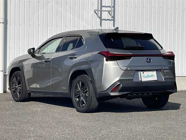 レクサス ＵＸ 250h ブラウンエディション 熊本県 2020(令2)年 5.2万km ソニックチタニウム 純正メーカーOPナビDTV/・CD/DVD/BT/USB/SD/AUX/フルセグ/全周囲カメラ/ETC/LEDライト/・オートライト/・オートＨビーム/フォグ/革シート/・前席メモリ付きパワーシート/・シートヒーター/電動リアゲート/純正17インチアルミホイール/ステアリングリモコン/トヨタセーフティセンス/・ＰＣＳ/・ＢＳＭ/スマートキー/スペアキー×２/保証書・取説有り