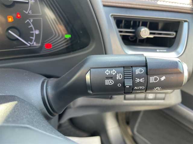 レクサス ＵＸ 250h ブラウンエディション 熊本県 2020(令2)年 5.2万km ソニックチタニウム 純正メーカーOPナビDTV/・CD/DVD/BT/USB/SD/AUX/フルセグ/全周囲カメラ/ETC/LEDライト/・オートライト/・オートＨビーム/フォグ/革シート/・前席メモリ付きパワーシート/・シートヒーター/電動リアゲート/純正17インチアルミホイール/ステアリングリモコン/トヨタセーフティセンス/・ＰＣＳ/・ＢＳＭ/スマートキー/スペアキー×２/保証書・取説有り