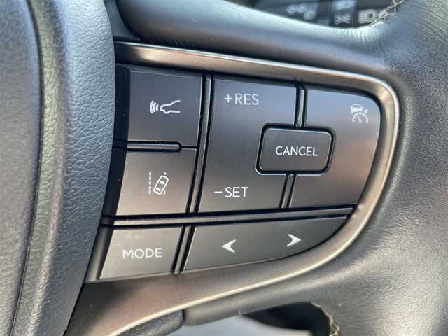 レクサス ＵＸ 250h ブラウンエディション 熊本県 2020(令2)年 5.2万km ソニックチタニウム 純正メーカーOPナビDTV/・CD/DVD/BT/USB/SD/AUX/フルセグ/全周囲カメラ/ETC/LEDライト/・オートライト/・オートＨビーム/フォグ/革シート/・前席メモリ付きパワーシート/・シートヒーター/電動リアゲート/純正17インチアルミホイール/ステアリングリモコン/トヨタセーフティセンス/・ＰＣＳ/・ＢＳＭ/スマートキー/スペアキー×２/保証書・取説有り