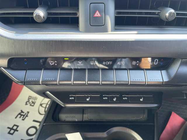 レクサス ＵＸ 250h ブラウンエディション 熊本県 2020(令2)年 5.2万km ソニックチタニウム 純正メーカーOPナビDTV/・CD/DVD/BT/USB/SD/AUX/フルセグ/全周囲カメラ/ETC/LEDライト/・オートライト/・オートＨビーム/フォグ/革シート/・前席メモリ付きパワーシート/・シートヒーター/電動リアゲート/純正17インチアルミホイール/ステアリングリモコン/トヨタセーフティセンス/・ＰＣＳ/・ＢＳＭ/スマートキー/スペアキー×２/保証書・取説有り