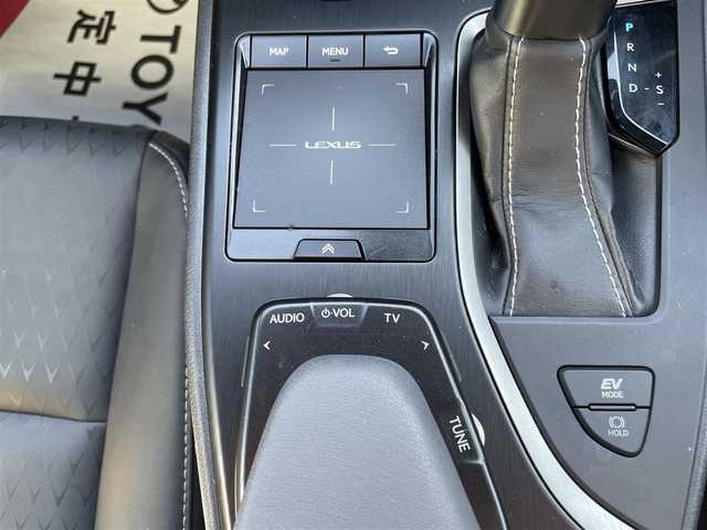 レクサス ＵＸ 250h ブラウンエディション 熊本県 2020(令2)年 5.2万km ソニックチタニウム 純正メーカーOPナビDTV/・CD/DVD/BT/USB/SD/AUX/フルセグ/全周囲カメラ/ETC/LEDライト/・オートライト/・オートＨビーム/フォグ/革シート/・前席メモリ付きパワーシート/・シートヒーター/電動リアゲート/純正17インチアルミホイール/ステアリングリモコン/トヨタセーフティセンス/・ＰＣＳ/・ＢＳＭ/スマートキー/スペアキー×２/保証書・取説有り