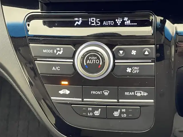 ホンダ フリード ハイブリット G ブラックスタイル 愛知県 2024(令6)年 1.2万km プラチナホワイトパール 純正９型ナビ　両側パワスラ　追従クルコン　禁煙　フルセグ　DVD　ホンダセンシング　ETC　バックカメラ　シートヒーター　衝突軽減　コーナーセンサー　LEDライト　純正マット　２列目ロールサンシェード