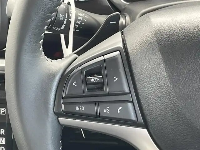 スズキ スペーシア カスタム HYBRID XS ターボ 千葉県 2022(令4)年 0.8万km ピュアホワイトP ワンオーナー/衝突軽減ブレーキ/両側パワースライドドア/社外７インチナビ/フルセグＴＶ/バックカメラ/ハーフレザーシート/シートヒーター/純正１５インチアルミホイール/ＬＥＤヘッドライト