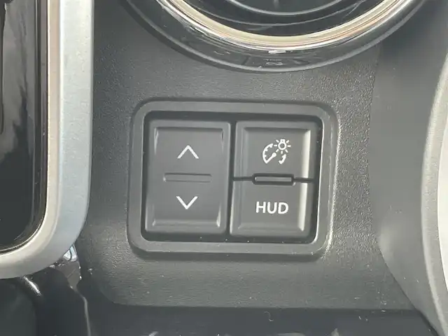 スズキ スペーシア カスタム HYBRID XS ターボ 千葉県 2022(令4)年 0.8万km ピュアホワイトP ワンオーナー/衝突軽減ブレーキ/両側パワースライドドア/社外７インチナビ/フルセグＴＶ/バックカメラ/ハーフレザーシート/シートヒーター/純正１５インチアルミホイール/ＬＥＤヘッドライト