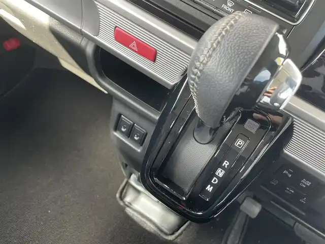 スズキ スペーシア カスタム HYBRID XS ターボ 千葉県 2022(令4)年 0.8万km ピュアホワイトP ワンオーナー/衝突軽減ブレーキ/両側パワースライドドア/社外７インチナビ/フルセグＴＶ/バックカメラ/ハーフレザーシート/シートヒーター/純正１５インチアルミホイール/ＬＥＤヘッドライト