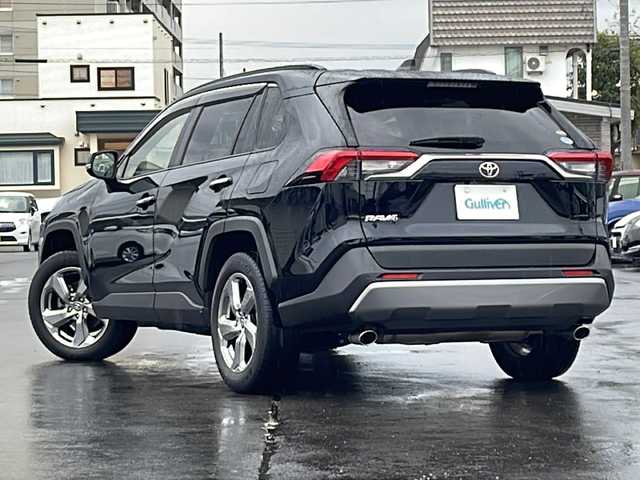 トヨタ ＲＡＶ４ G 道北・旭川 2021(令3)年 6.9万km アティチュードブラックマイカ /純正ディスプレイオーディオナビ//BT/USB//パノラミックビューモニター//パノラマルーフ//4WD//禁煙車//トヨタセーフティセンス/LTA/PCS/BSM/クリアランスソナー/RCTA/PKSB/ACC/RSA/先行車発進告知//革巻きステアリング//ハンドルヒーター//ステアリングスイッチ//合皮レザーシート//前席シートヒーター//パワーシート//メモリーシート//LEDヘッドライト//オートライト//オートマチックハイビーム//電動リアゲート//スペアキー//フォグランプ//ドライブレコーダー//ETC//純正フロアマット//ルーフレール//ドアバイザー//取扱説明書//保証書