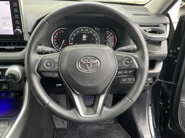 トヨタ ＲＡＶ４ G 道北・旭川 2021(令3)年 6.9万km アティチュードブラックマイカ /純正ディスプレイオーディオナビ//BT/USB//パノラミックビューモニター//パノラマルーフ//4WD//禁煙車//トヨタセーフティセンス/LTA/PCS/BSM/クリアランスソナー/RCTA/PKSB/ACC/RSA/先行車発進告知//革巻きステアリング//ハンドルヒーター//ステアリングスイッチ//合皮レザーシート//前席シートヒーター//パワーシート//メモリーシート//LEDヘッドライト//オートライト//オートマチックハイビーム//電動リアゲート//スペアキー//フォグランプ//ドライブレコーダー//ETC//純正フロアマット//ルーフレール//ドアバイザー//取扱説明書//保証書