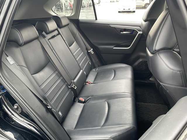 トヨタ ＲＡＶ４ G 道北・旭川 2021(令3)年 6.9万km アティチュードブラックマイカ /純正ディスプレイオーディオナビ//BT/USB//パノラミックビューモニター//パノラマルーフ//4WD//禁煙車//トヨタセーフティセンス/LTA/PCS/BSM/クリアランスソナー/RCTA/PKSB/ACC/RSA/先行車発進告知//革巻きステアリング//ハンドルヒーター//ステアリングスイッチ//合皮レザーシート//前席シートヒーター//パワーシート//メモリーシート//LEDヘッドライト//オートライト//オートマチックハイビーム//電動リアゲート//スペアキー//フォグランプ//ドライブレコーダー//ETC//純正フロアマット//ルーフレール//ドアバイザー//取扱説明書//保証書