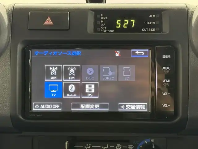 トヨタ ランドクルーザー 三重県 2015(平27)年 2.7万km ベージュ プレミアムガソリン/パートタイム4WD/F5/純正 7インチナビ NSZT-W64/（FM/AM/CD/DVD/SD/SDREC/TV/Bluetooth）/バックカメラ/ETC/安全/・ABS/・運転席・助手席エアバッグ/装備/［オフロード走行支援装備］/・デュアルモードオートマチックロッキングハブ/［その他装備］/・マニュアルエアコン/・サイドステップ/・パワーアンテナ/・クラッチスタートシステム/・純正16inAW/・ワイヤレスドアロックリモコン/・30周年記念エンブレム/・オーバーフェンダー/・メッキバンパー（前後）/・保/取/ナビ取/など