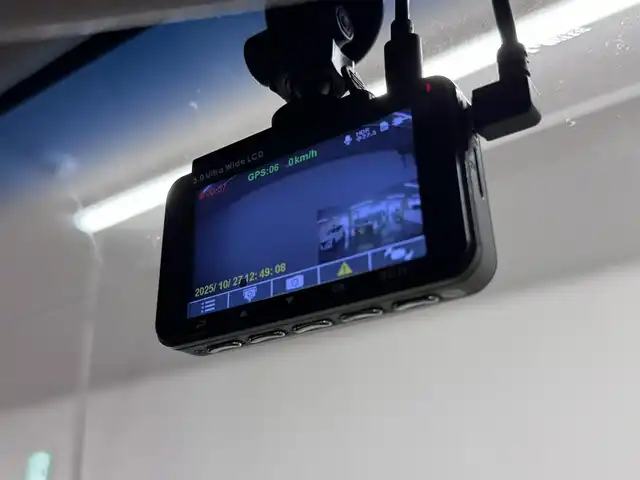 トヨタ ランドクルーザー 三重県 2015(平27)年 2.7万km ベージュ プレミアムガソリン/パートタイム4WD/F5/純正 7インチナビ NSZT-W64/（FM/AM/CD/DVD/SD/SDREC/TV/Bluetooth）/バックカメラ/ETC/安全/・ABS/・運転席・助手席エアバッグ/装備/［オフロード走行支援装備］/・デュアルモードオートマチックロッキングハブ/［その他装備］/・マニュアルエアコン/・サイドステップ/・パワーアンテナ/・クラッチスタートシステム/・純正16inAW/・ワイヤレスドアロックリモコン/・30周年記念エンブレム/・オーバーフェンダー/・メッキバンパー（前後）/・保/取/ナビ取/など