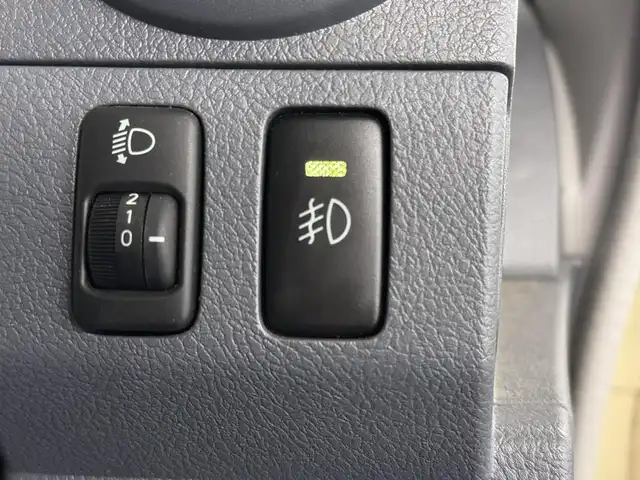 トヨタ ランドクルーザー 三重県 2015(平27)年 2.7万km ベージュ プレミアムガソリン/パートタイム4WD/F5/純正 7インチナビ NSZT-W64/（FM/AM/CD/DVD/SD/SDREC/TV/Bluetooth）/バックカメラ/ETC/安全/・ABS/・運転席・助手席エアバッグ/装備/［オフロード走行支援装備］/・デュアルモードオートマチックロッキングハブ/［その他装備］/・マニュアルエアコン/・サイドステップ/・パワーアンテナ/・クラッチスタートシステム/・純正16inAW/・ワイヤレスドアロックリモコン/・30周年記念エンブレム/・オーバーフェンダー/・メッキバンパー（前後）/・保/取/ナビ取/など