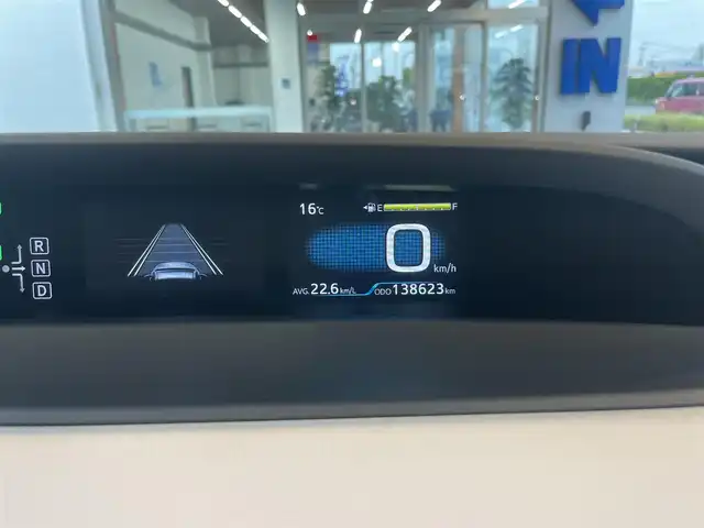 トヨタ プリウス A ツーリングセレクション 大阪府 2016(平28)年 13.9万km アティチュードブラックマイカ (株)IDOMが運営する【じしゃロン堺店】の自社ローン専用車両になります。/こちらは現金またはオートローンご利用時の価格です。自社ローンご希望の方は別途その旨お申付け下さい