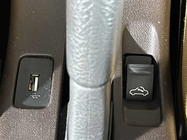 ダイハツ コペン ローブ 沖縄県 2014(平26)年 7.5万km トニコオレンジメタリック 県外仕入　/禁煙車　/ワンオーナー　/社外ナビ（ワンセグ，ＣＤ，ラジオ）　/ハーフレザーシート　/ＥＴＣ　/ＬＥＤヘッドライト　/純正16インチアルミホイール　/純正フロアマット/シートヒーター　/アイドリングストップ　/スマートキー