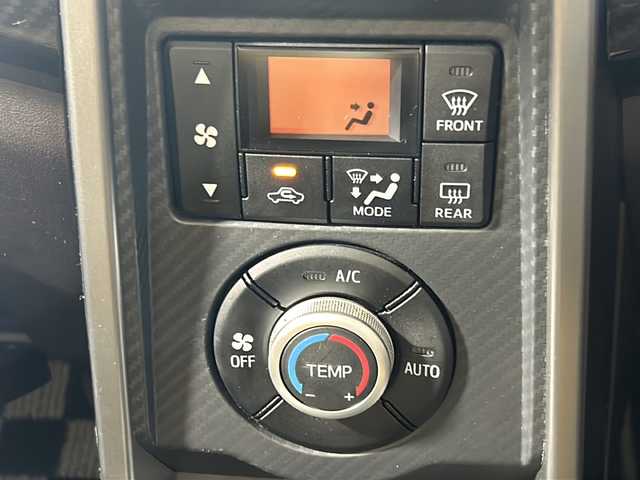 ダイハツ コペン ローブ 沖縄県 2014(平26)年 7.5万km トニコオレンジメタリック 県外仕入　/禁煙車　/ワンオーナー　/社外ナビ（ワンセグ，ＣＤ，ラジオ）　/ハーフレザーシート　/ＥＴＣ　/ＬＥＤヘッドライト　/純正16インチアルミホイール　/純正フロアマット/シートヒーター　/アイドリングストップ　/スマートキー