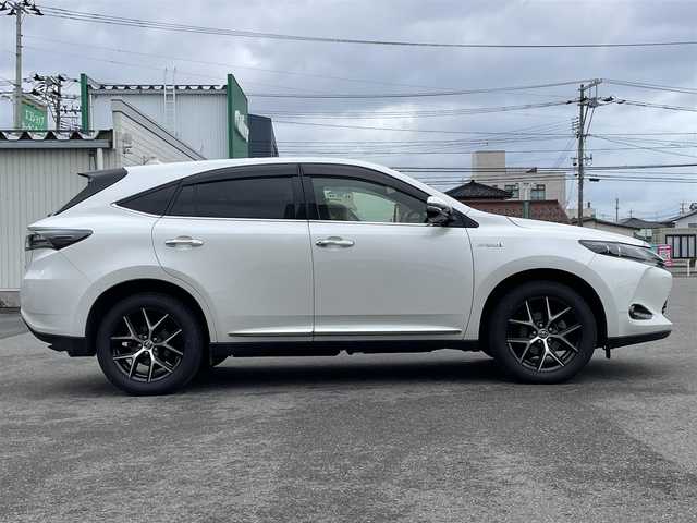 トヨタ ハリアー ハイブリッド プレミアム スタイルアッシュ 山形県 2017(平29)年 8.5万km ホワイトパールクリスタルシャイン 4WD/メモリナビ/　　【CD DVD BT フルセグ USB】/バックカメラ/電動リアゲート/クルーズコントロール/LEDオートヘッドライト/ハーフレザーシート/パワーシート/シートヒーター/純正18インチアルミホイール/ルームミラー型ドラレコ/アイドリングストップ/ステアリングスイッチ/MTモード付AT/電動格納ウィンカーミラー/フォグランプ/スマートキー×2/ETC