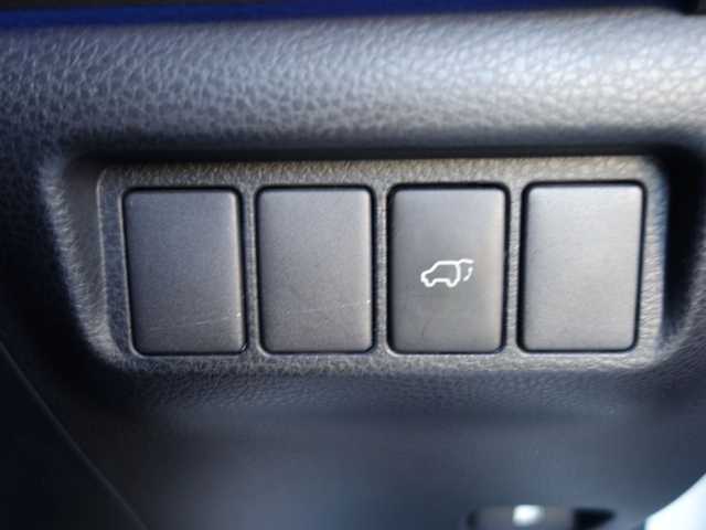 トヨタ ハリアー ハイブリッド プレミアム スタイルアッシュ 山形県 2017(平29)年 8.5万km ホワイトパールクリスタルシャイン 4WD/メモリナビ/　　【CD DVD BT フルセグ USB】/バックカメラ/電動リアゲート/クルーズコントロール/LEDオートヘッドライト/ハーフレザーシート/パワーシート/シートヒーター/純正18インチアルミホイール/ルームミラー型ドラレコ/アイドリングストップ/ステアリングスイッチ/MTモード付AT/電動格納ウィンカーミラー/フォグランプ/スマートキー×2/ETC