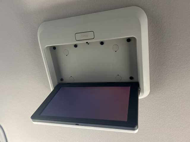 日産 セレナ ハイウェイスター プロパイロットED 神奈川県 2017(平29)年 5.7万km ブリリアントホワイトパール プロパイロット/純正8型SDナビゲーション【MM516D-L】/・BT/フルセグTV/CD/DVD/SD/BD/AUX/バックカメラ/純正フリップダウンモニター/両側電動スライドドア/電動サイドブレーキ/オートブレーキホールド/ETC/ドライブレコーダー/アイドリングストップ機能/ECOモード/革巻きステアリング/ステアリングスイッチ/Autoライト/電動格納ミラー/ウィンカーミラー/シートリフター/LEDヘッドライト/フォグランプ/純正フロアマット/純正16インチアルミホイール/純正ドアバイザー