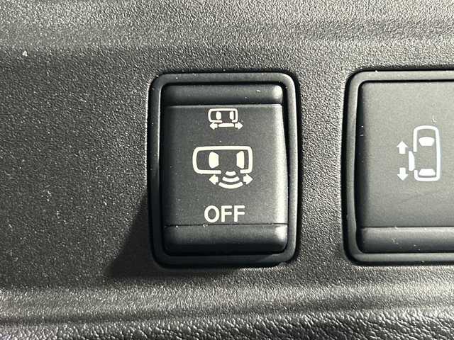 日産 セレナ ハイウェイスター プロパイロットED 神奈川県 2017(平29)年 5.7万km ブリリアントホワイトパール プロパイロット/純正8型SDナビゲーション【MM516D-L】/・BT/フルセグTV/CD/DVD/SD/BD/AUX/バックカメラ/純正フリップダウンモニター/両側電動スライドドア/電動サイドブレーキ/オートブレーキホールド/ETC/ドライブレコーダー/アイドリングストップ機能/ECOモード/革巻きステアリング/ステアリングスイッチ/Autoライト/電動格納ミラー/ウィンカーミラー/シートリフター/LEDヘッドライト/フォグランプ/純正フロアマット/純正16インチアルミホイール/純正ドアバイザー