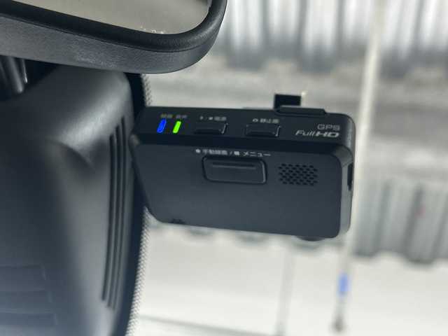 日産 セレナ ハイウェイスター プロパイロットED 神奈川県 2017(平29)年 5.7万km ブリリアントホワイトパール プロパイロット/純正8型SDナビゲーション【MM516D-L】/・BT/フルセグTV/CD/DVD/SD/BD/AUX/バックカメラ/純正フリップダウンモニター/両側電動スライドドア/電動サイドブレーキ/オートブレーキホールド/ETC/ドライブレコーダー/アイドリングストップ機能/ECOモード/革巻きステアリング/ステアリングスイッチ/Autoライト/電動格納ミラー/ウィンカーミラー/シートリフター/LEDヘッドライト/フォグランプ/純正フロアマット/純正16インチアルミホイール/純正ドアバイザー