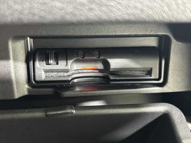 日産 セレナ ハイウェイスター プロパイロットED 神奈川県 2017(平29)年 5.7万km ブリリアントホワイトパール プロパイロット/純正8型SDナビゲーション【MM516D-L】/・BT/フルセグTV/CD/DVD/SD/BD/AUX/バックカメラ/純正フリップダウンモニター/両側電動スライドドア/電動サイドブレーキ/オートブレーキホールド/ETC/ドライブレコーダー/アイドリングストップ機能/ECOモード/革巻きステアリング/ステアリングスイッチ/Autoライト/電動格納ミラー/ウィンカーミラー/シートリフター/LEDヘッドライト/フォグランプ/純正フロアマット/純正16インチアルミホイール/純正ドアバイザー