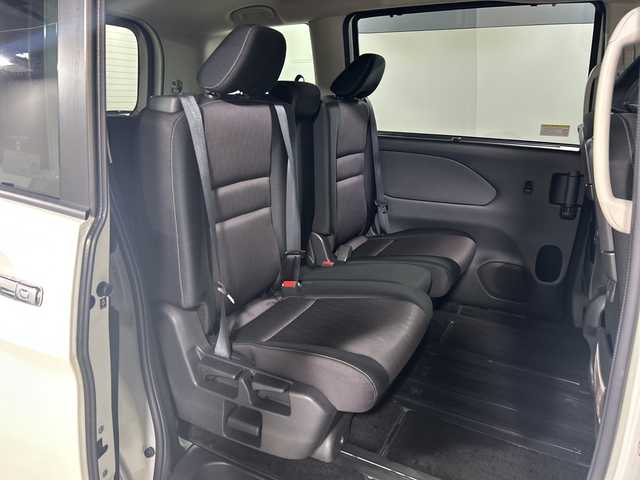 日産 セレナ ハイウェイスター プロパイロットED 神奈川県 2017(平29)年 5.7万km ブリリアントホワイトパール プロパイロット/純正8型SDナビゲーション【MM516D-L】/・BT/フルセグTV/CD/DVD/SD/BD/AUX/バックカメラ/純正フリップダウンモニター/両側電動スライドドア/電動サイドブレーキ/オートブレーキホールド/ETC/ドライブレコーダー/アイドリングストップ機能/ECOモード/革巻きステアリング/ステアリングスイッチ/Autoライト/電動格納ミラー/ウィンカーミラー/シートリフター/LEDヘッドライト/フォグランプ/純正フロアマット/純正16インチアルミホイール/純正ドアバイザー