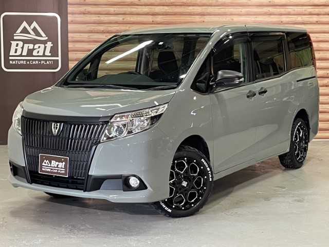 トヨタ エスクァイア Xi 岩手県 2016(平28)年 3.4万km ライトブルー AIS検査済み/【2410008127】/MTモード付/フロントフォグランプ/ＬＥＤヘッドライト/オートライト/両側パワスラ/AAC/純正フロアマット/3列シート/スマートキー/ドラレコ/後席モニター/Bluetooth接続/ETC(通常）/Wエアコン/障害物センサー/盗難防止装置/オートマチックハイビーム/バックカメラ/レーンキープアシスト/アイドリングストップ/17AW エクストリームJ XJ06(社外）/マッドスター　ワンパク　M/T（社外）/エスペリア　リフトアップキット（社外）/フロントカメラ（社外）/モニター（社外）/社外パーツ取付有