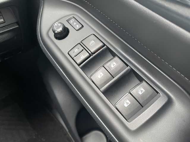 トヨタ エスクァイア Xi 岩手県 2016(平28)年 3.4万km ライトブルー AIS検査済み/【2410008127】/MTモード付/フロントフォグランプ/ＬＥＤヘッドライト/オートライト/両側パワスラ/AAC/純正フロアマット/3列シート/スマートキー/ドラレコ/後席モニター/Bluetooth接続/ETC(通常）/Wエアコン/障害物センサー/盗難防止装置/オートマチックハイビーム/バックカメラ/レーンキープアシスト/アイドリングストップ/17AW エクストリームJ XJ06(社外）/マッドスター　ワンパク　M/T（社外）/エスペリア　リフトアップキット（社外）/フロントカメラ（社外）/モニター（社外）/社外パーツ取付有