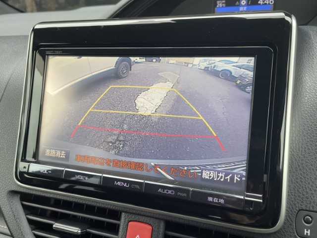 トヨタ エスクァイア Xi 岩手県 2016(平28)年 3.4万km ライトブルー AIS検査済み/【2410008127】/MTモード付/フロントフォグランプ/ＬＥＤヘッドライト/オートライト/両側パワスラ/AAC/純正フロアマット/3列シート/スマートキー/ドラレコ/後席モニター/Bluetooth接続/ETC(通常）/Wエアコン/障害物センサー/盗難防止装置/オートマチックハイビーム/バックカメラ/レーンキープアシスト/アイドリングストップ/17AW エクストリームJ XJ06(社外）/マッドスター　ワンパク　M/T（社外）/エスペリア　リフトアップキット（社外）/フロントカメラ（社外）/モニター（社外）/社外パーツ取付有