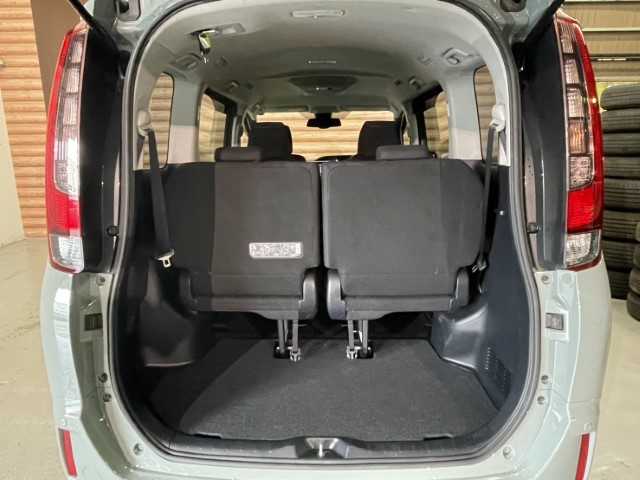 トヨタ エスクァイア Xi 岩手県 2016(平28)年 3.4万km ライトブルー AIS検査済み/【2410008127】/MTモード付/フロントフォグランプ/ＬＥＤヘッドライト/オートライト/両側パワスラ/AAC/純正フロアマット/3列シート/スマートキー/ドラレコ/後席モニター/Bluetooth接続/ETC(通常）/Wエアコン/障害物センサー/盗難防止装置/オートマチックハイビーム/バックカメラ/レーンキープアシスト/アイドリングストップ/17AW エクストリームJ XJ06(社外）/マッドスター　ワンパク　M/T（社外）/エスペリア　リフトアップキット（社外）/フロントカメラ（社外）/モニター（社外）/社外パーツ取付有