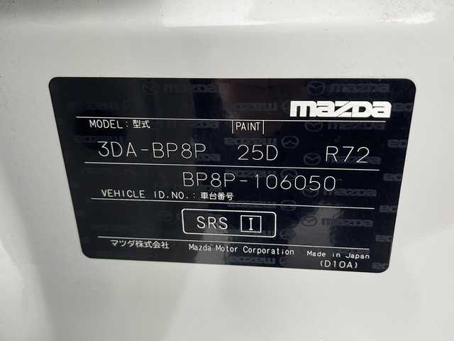 マツダ マツダ３ファストバック XD プロアクティブ ツーリングS 千葉県 2019(令1)年 2.5万km スノーフレイクホワイトパールマイカ 純正ナビ/（AM/FM/Bluetooth/CD/DVD/TV//HDMI/AppleCarPlay/AndroidAuto）/ドライブレコーダー(前後)/バックカメラ/レーダークルーズコントロール/レーンキープアシスト/衝突被害軽減ブレーキ/クリアランスソナー(前後)/標識認識機能/ブラインドスポットモニター/ヘッドアップディスプレイ/電動パーキングブレーキ/オートホールド/オートマチックハイビーム/ETC/シートヒーター(D+N席)/ステアリングヒーター/パワーシート(D席)/メモリーシート(D席)/LEDヘッドライト/純正18インチアルミホイール/純正フロアマット/ステアリングスイッチ/ドアバイザー/トノカバー/エアバッグ(W+サイド＋カーテン)/プッシュスタート/横滑り防止装置