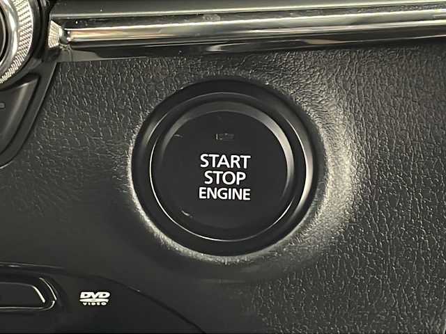 マツダ マツダ３ファストバック XD プロアクティブ ツーリングS 千葉県 2019(令1)年 2.5万km スノーフレイクホワイトパールマイカ 純正ナビ/（AM/FM/Bluetooth/CD/DVD/TV//HDMI/AppleCarPlay/AndroidAuto）/ドライブレコーダー(前後)/バックカメラ/レーダークルーズコントロール/レーンキープアシスト/衝突被害軽減ブレーキ/クリアランスソナー(前後)/標識認識機能/ブラインドスポットモニター/ヘッドアップディスプレイ/電動パーキングブレーキ/オートホールド/オートマチックハイビーム/ETC/シートヒーター(D+N席)/ステアリングヒーター/パワーシート(D席)/メモリーシート(D席)/LEDヘッドライト/純正18インチアルミホイール/純正フロアマット/ステアリングスイッチ/ドアバイザー/トノカバー/エアバッグ(W+サイド＋カーテン)/プッシュスタート/横滑り防止装置