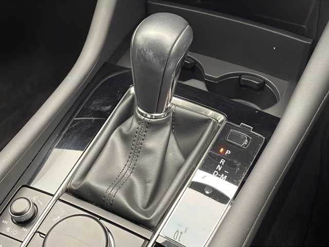 マツダ マツダ３ファストバック XD プロアクティブ ツーリングS 千葉県 2019(令1)年 2.5万km スノーフレイクホワイトパールマイカ 純正ナビ/（AM/FM/Bluetooth/CD/DVD/TV//HDMI/AppleCarPlay/AndroidAuto）/ドライブレコーダー(前後)/バックカメラ/レーダークルーズコントロール/レーンキープアシスト/衝突被害軽減ブレーキ/クリアランスソナー(前後)/標識認識機能/ブラインドスポットモニター/ヘッドアップディスプレイ/電動パーキングブレーキ/オートホールド/オートマチックハイビーム/ETC/シートヒーター(D+N席)/ステアリングヒーター/パワーシート(D席)/メモリーシート(D席)/LEDヘッドライト/純正18インチアルミホイール/純正フロアマット/ステアリングスイッチ/ドアバイザー/トノカバー/エアバッグ(W+サイド＋カーテン)/プッシュスタート/横滑り防止装置