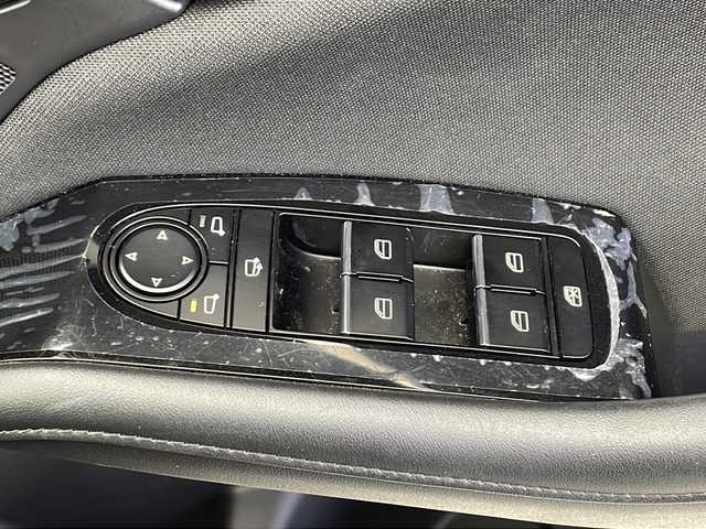 マツダ マツダ３ファストバック XD プロアクティブ ツーリングS 千葉県 2019(令1)年 2.5万km スノーフレイクホワイトパールマイカ 純正ナビ/（AM/FM/Bluetooth/CD/DVD/TV//HDMI/AppleCarPlay/AndroidAuto）/ドライブレコーダー(前後)/バックカメラ/レーダークルーズコントロール/レーンキープアシスト/衝突被害軽減ブレーキ/クリアランスソナー(前後)/標識認識機能/ブラインドスポットモニター/ヘッドアップディスプレイ/電動パーキングブレーキ/オートホールド/オートマチックハイビーム/ETC/シートヒーター(D+N席)/ステアリングヒーター/パワーシート(D席)/メモリーシート(D席)/LEDヘッドライト/純正18インチアルミホイール/純正フロアマット/ステアリングスイッチ/ドアバイザー/トノカバー/エアバッグ(W+サイド＋カーテン)/プッシュスタート/横滑り防止装置