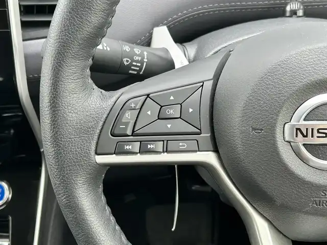 日産 セレナ e－パワー ハイウェイスター V 愛媛県 2022(令4)年 1.9万km ダイヤモンドブラック フォグランプ/ステアリングヒーター/クルコン追従/コーナーセンサー前後/ドラレコ前後/両側パワスラ/LEDライト/オートライト/シートヒーター/全方位モニター/フリップダウンモニター/ETC/フルセグTV/後席用モニター/純正15インチAW/パーキングアシスト/Bluetooth/レーンキープアシスト/ABS/横滑り防止装置/衝突被害軽減システム