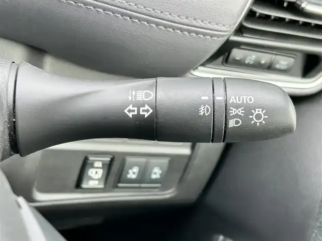 日産 セレナ e－パワー ハイウェイスター V 愛媛県 2022(令4)年 1.9万km ダイヤモンドブラック フォグランプ/ステアリングヒーター/クルコン追従/コーナーセンサー前後/ドラレコ前後/両側パワスラ/LEDライト/オートライト/シートヒーター/全方位モニター/フリップダウンモニター/ETC/フルセグTV/後席用モニター/純正15インチAW/パーキングアシスト/Bluetooth/レーンキープアシスト/ABS/横滑り防止装置/衝突被害軽減システム