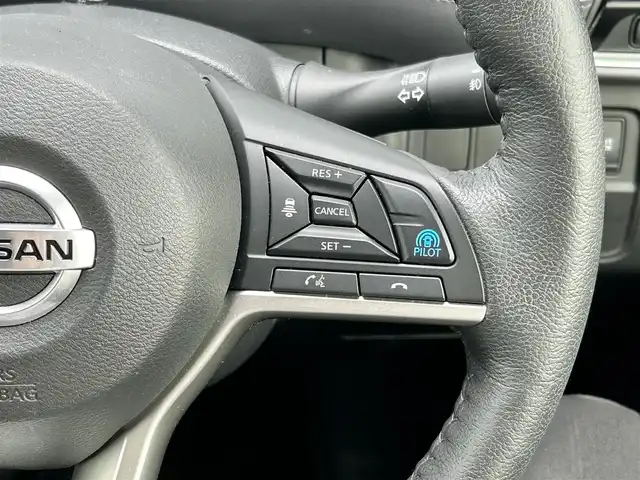 日産 セレナ e－パワー ハイウェイスター V 愛媛県 2022(令4)年 1.9万km ダイヤモンドブラック フォグランプ/ステアリングヒーター/クルコン追従/コーナーセンサー前後/ドラレコ前後/両側パワスラ/LEDライト/オートライト/シートヒーター/全方位モニター/フリップダウンモニター/ETC/フルセグTV/後席用モニター/純正15インチAW/パーキングアシスト/Bluetooth/レーンキープアシスト/ABS/横滑り防止装置/衝突被害軽減システム