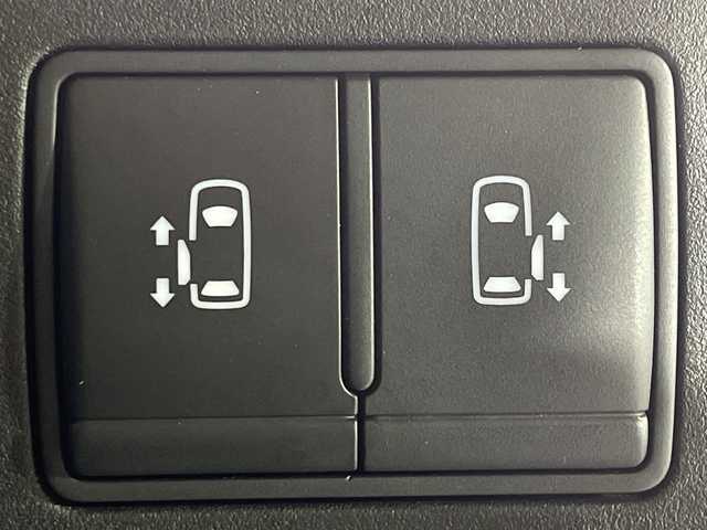 日産 セレナ e－パワー ハイウェイスター V 神奈川県 2022(令4)年 1.9万km ダイヤモンドブラック フリップダウンモニター/アラウンドビューモニター/両側パワースライドドア/純正9型ナビゲーション/フルセグ　Bluetooth　CD　DVD　AM　FM/プロパイロット/レーンキープアシスト/横滑り防止装置/衝突被害軽減システム/パーキングアシスト/コーナーセンサー前後/アダプティブクルーズコントロール/ブラインドスポットモニター/純正前後ドライブレコーダー/ステアリングヒーター/シートヒーター/ETC/純正15インチAW/フォグランプ/LEDライト/オートライト