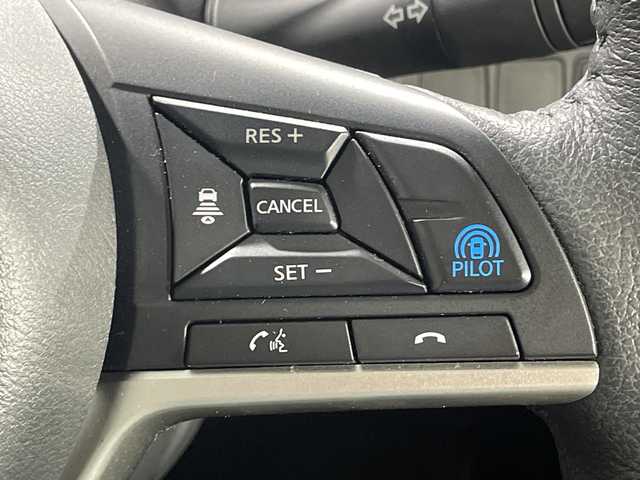 日産 セレナ e－パワー ハイウェイスター V 神奈川県 2022(令4)年 1.9万km ダイヤモンドブラック フリップダウンモニター/アラウンドビューモニター/両側パワースライドドア/純正9型ナビゲーション/フルセグ　Bluetooth　CD　DVD　AM　FM/プロパイロット/レーンキープアシスト/横滑り防止装置/衝突被害軽減システム/パーキングアシスト/コーナーセンサー前後/アダプティブクルーズコントロール/ブラインドスポットモニター/純正前後ドライブレコーダー/ステアリングヒーター/シートヒーター/ETC/純正15インチAW/フォグランプ/LEDライト/オートライト