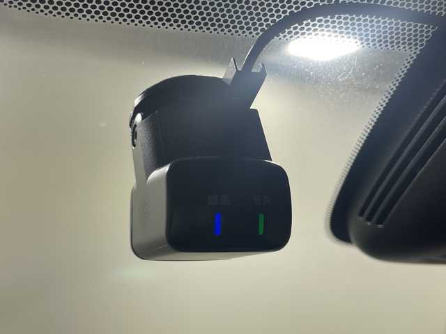 日産 セレナ e－パワー ハイウェイスター V 神奈川県 2022(令4)年 1.9万km ダイヤモンドブラック フリップダウンモニター/アラウンドビューモニター/両側パワースライドドア/純正9型ナビゲーション/フルセグ　Bluetooth　CD　DVD　AM　FM/プロパイロット/レーンキープアシスト/横滑り防止装置/衝突被害軽減システム/パーキングアシスト/コーナーセンサー前後/アダプティブクルーズコントロール/ブラインドスポットモニター/純正前後ドライブレコーダー/ステアリングヒーター/シートヒーター/ETC/純正15インチAW/フォグランプ/LEDライト/オートライト