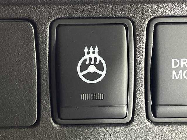 日産 セレナ e－パワー ハイウェイスター V 神奈川県 2022(令4)年 1.9万km ダイヤモンドブラック フリップダウンモニター/アラウンドビューモニター/両側パワースライドドア/純正9型ナビゲーション/フルセグ　Bluetooth　CD　DVD　AM　FM/プロパイロット/レーンキープアシスト/横滑り防止装置/衝突被害軽減システム/パーキングアシスト/コーナーセンサー前後/アダプティブクルーズコントロール/ブラインドスポットモニター/純正前後ドライブレコーダー/ステアリングヒーター/シートヒーター/ETC/純正15インチAW/フォグランプ/LEDライト/オートライト