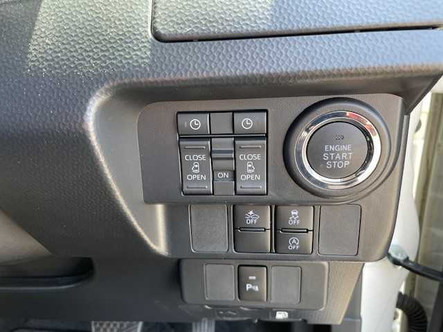 トヨタ ルーミー カスタムG－T 福島県 2021(令3)年 1.3万km パールホワイトⅢ AIS検査済み/【2503041737】/CLS FOXフロントバンパー（社外）/CLS FOXリアバンパー（社外）/エクストリームJ XJ07新品アルミホイール（社外）/マッドスターラジアルA/T新品タイヤ（社外）/エスペリア1インチリフトアップコイル（社外）/トヨタセーフティセンス/ディスプレイオーディオ/（フルセグTV・Bluetooth）/両側パワースライドドア/全方位カメラ/ビルトインETC/電動パーキングブレーキ/アイドリングストップ/LEDヘッドライト/プッシュスタート/スマートキー/クリアランスソナー/横滑り防止/社外パーツ取付済み