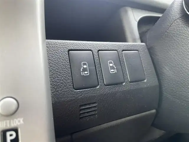 トヨタ ノア X Gエディション 佐賀県 2012(平24)年 9.6万km ホワイトパールクリスタルシャイン (株)IDOMが運営する【じしゃロン佐賀店】の自社ローン専用車両になります。こちらは現金またはオートローンご利用時の価格です。自社ローンご希望の方は別途その旨お申付け下さい/純正ＳＤナビ/フルセグテレビ/Ｂｌｕｅｔｏｏｔｈ/バックカメラ/ビルトインＥＴＣ/社外ドライブレコーダー/両側パワースライドドア/MTモード付きAT/前席シートヒーター/オートライト/HIDヘッドライト/純正フロアマット
