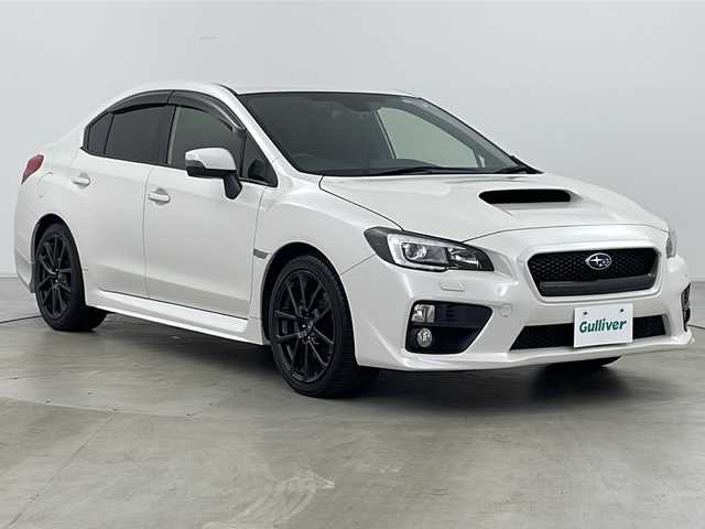 スバル ＷＲＸ Ｓ４ 2．0GT‐S アイサイト 道央・札幌 2015(平27)年 7.8万km クリスタルホワイトP ・アイサイトver3/ 衝突軽減ブレーキ/ 全車速追従クルーズコントロール/ アクティブレーンキープ/ 誤発進抑制(前後)/ 車線逸脱警報/ ふらつき警報/ 先行車発進お知らせ/・アドバンスドセーフティパッケージ/ ハイビームアシスト/ サイドビューモニター/ リヤビークルディテクション/・オートライト/・LEDヘッドライト/・フォグランプ/・リアフォグランプ/・革巻ステアリング/・パドルシフト/・自動防眩ミラー/・STiタワーバー/・純正フロアマット/・ドアバイザー/・18インチ純正アルミホイール/・取扱説明書