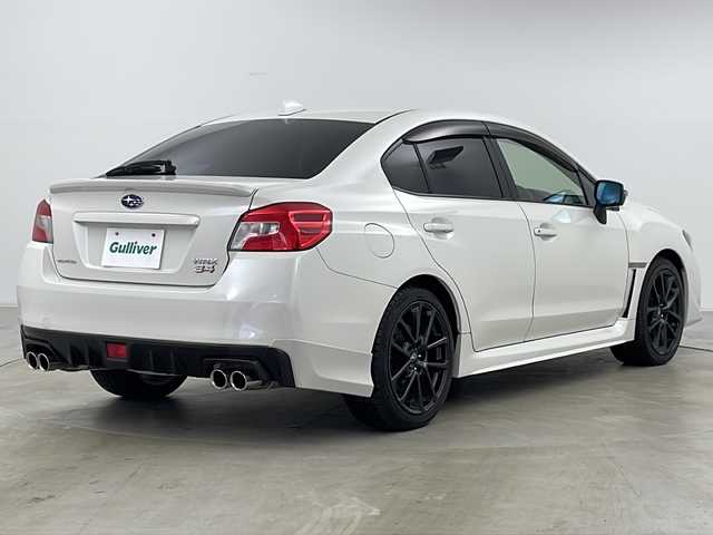 スバル ＷＲＸ Ｓ４ 2．0GT‐S アイサイト 道央・札幌 2015(平27)年 7.8万km クリスタルホワイトP ・アイサイトver3/ 衝突軽減ブレーキ/ 全車速追従クルーズコントロール/ アクティブレーンキープ/ 誤発進抑制(前後)/ 車線逸脱警報/ ふらつき警報/ 先行車発進お知らせ/・アドバンスドセーフティパッケージ/ ハイビームアシスト/ サイドビューモニター/ リヤビークルディテクション/・オートライト/・LEDヘッドライト/・フォグランプ/・リアフォグランプ/・革巻ステアリング/・パドルシフト/・自動防眩ミラー/・STiタワーバー/・純正フロアマット/・ドアバイザー/・18インチ純正アルミホイール/・取扱説明書