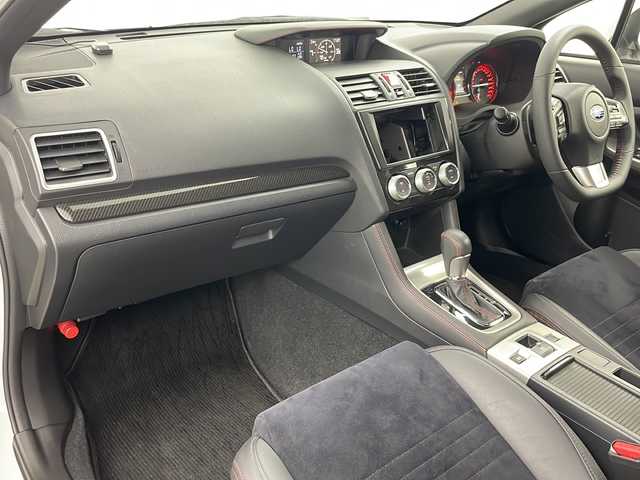 スバル ＷＲＸ Ｓ４ 2．0GT‐S アイサイト 道央・札幌 2015(平27)年 7.8万km クリスタルホワイトP ・アイサイトver3/ 衝突軽減ブレーキ/ 全車速追従クルーズコントロール/ アクティブレーンキープ/ 誤発進抑制(前後)/ 車線逸脱警報/ ふらつき警報/ 先行車発進お知らせ/・アドバンスドセーフティパッケージ/ ハイビームアシスト/ サイドビューモニター/ リヤビークルディテクション/・オートライト/・LEDヘッドライト/・フォグランプ/・リアフォグランプ/・革巻ステアリング/・パドルシフト/・自動防眩ミラー/・STiタワーバー/・純正フロアマット/・ドアバイザー/・18インチ純正アルミホイール/・取扱説明書